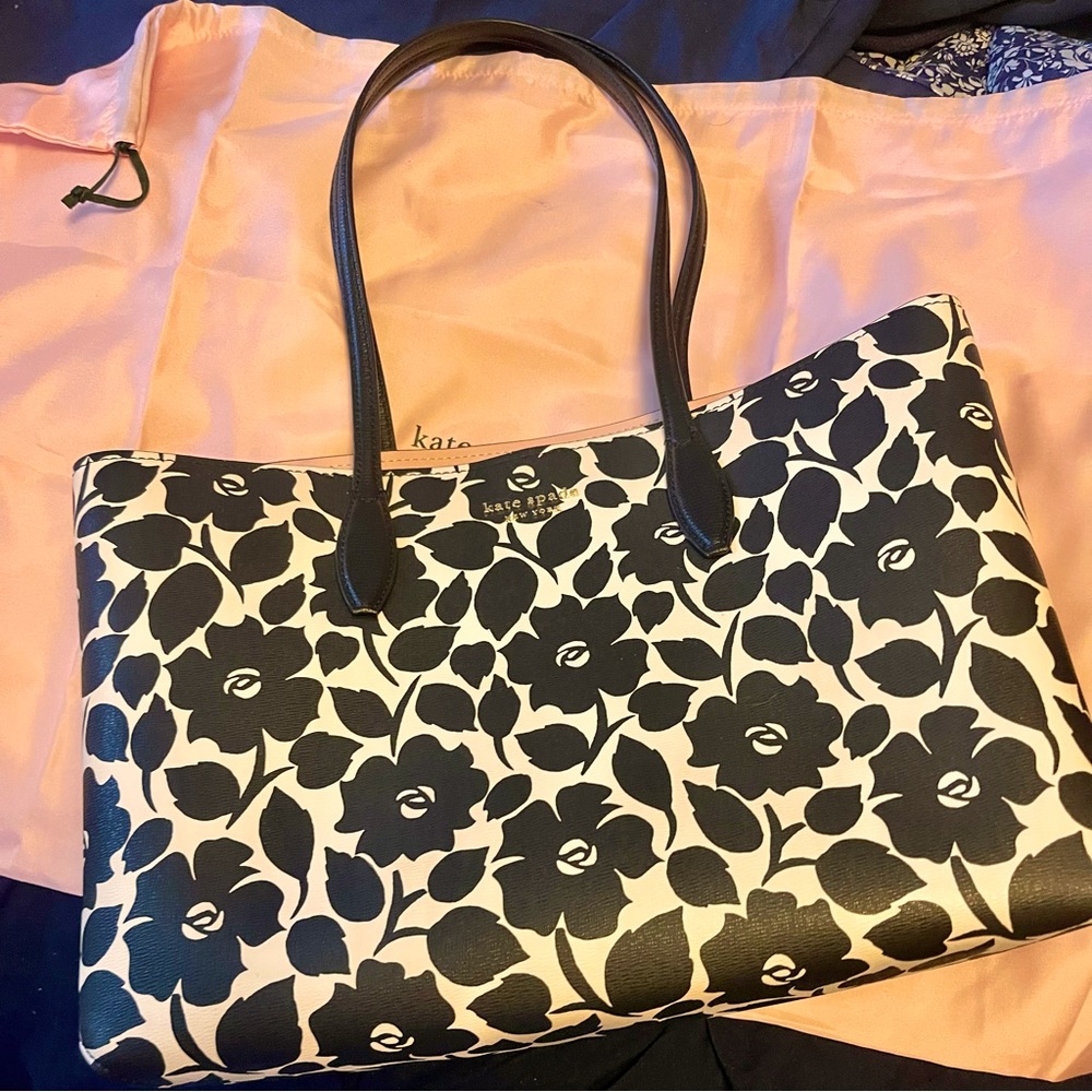 Adorable Kate Spade ♠️ Shoulder Bag